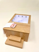 Cargar imagen en el visor de la galería, Dollshouse miniature hot tub one twelfth scale