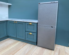 Carica l'immagine nel visualizzatore di Gallery, Upright Fridge-Freezer Silver