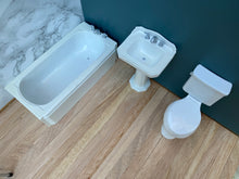 Carregar imagem no visualizador da galeria, Bathroom Suite