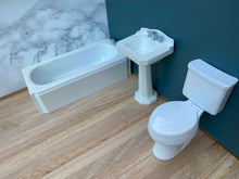 Carregar imagem no visualizador da galeria, Bathroom Suite