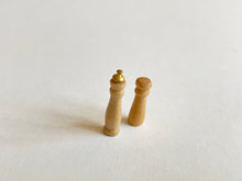 Load image into Gallery viewer, Wooden Salt and Pepper Mill Set
