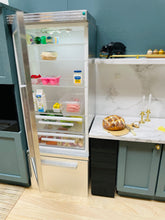 Lade das Bild in den Galerie-Viewer, Puppenhaus mit Glastür, Kühlschrank/Kühlschrank/Kühlschrank, Schublade zum Öffnen