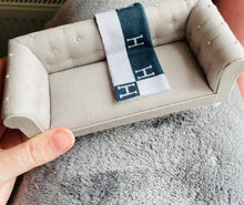 Lade das Bild in den Galerie-Viewer, Puppenhaus-Miniatur-Überwurfdecke