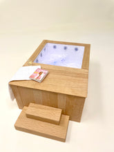 Carica l&#39;immagine nel visualizzatore di Gallery, Dollshouse miniature hot tub one twelfth scale
