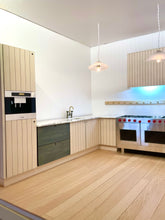 Charger l&#39;image dans la galerie, Dollshouse Miniature Kitchen Column Unit with Built-in Espresso Maker
