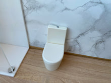 Carregar imagem no visualizador da galeria, Modern Toilet with Cistern
